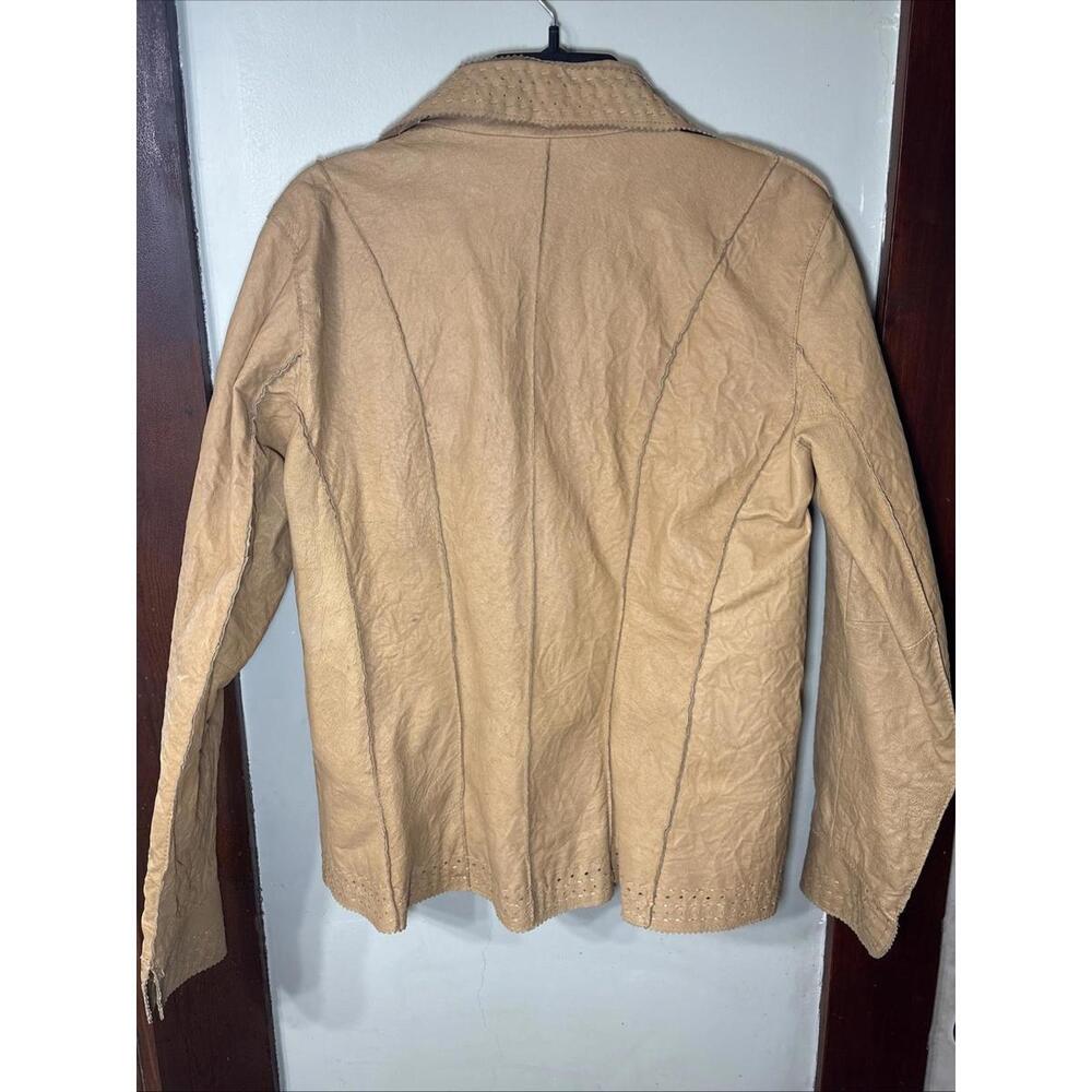 Stylish Tan Faux Leather Blazer with Leopard Print Lining - Picture 2 of 9